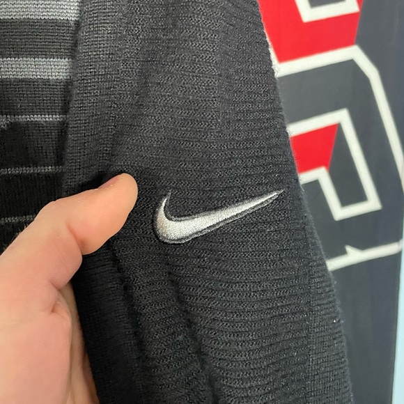 Nike Golf Sweater - Picture 2 of 3